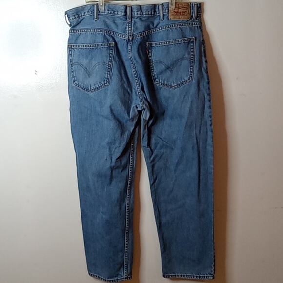 Levi 550 men's size 42X32 relaxed fit denim jeans. Athleisure - Picture 6 of 10